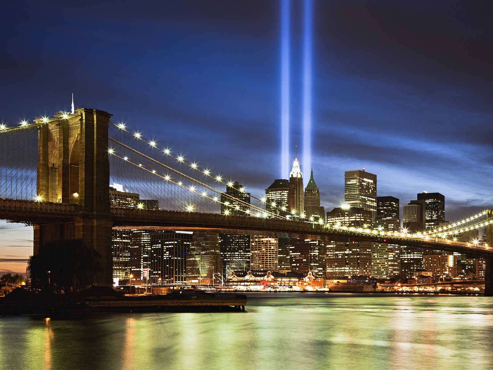 Tribute_in_Light_02