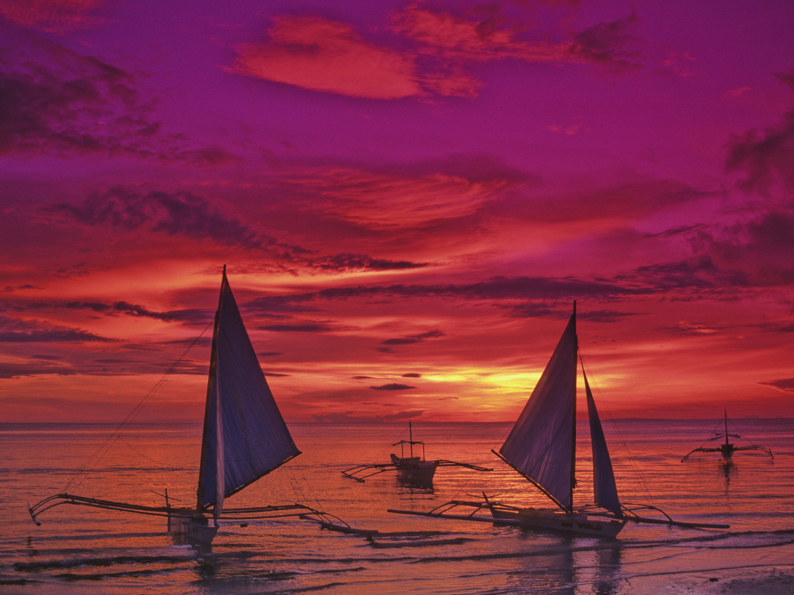 Outrigger_Boats_at