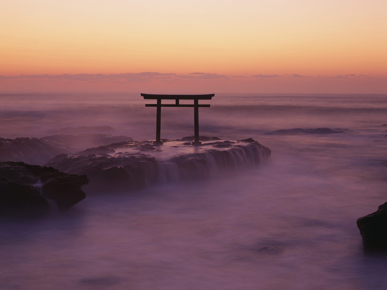 Torii_Gate_Oarai_Coast