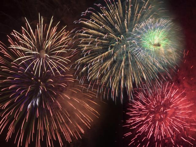 Fireworks_in_Night