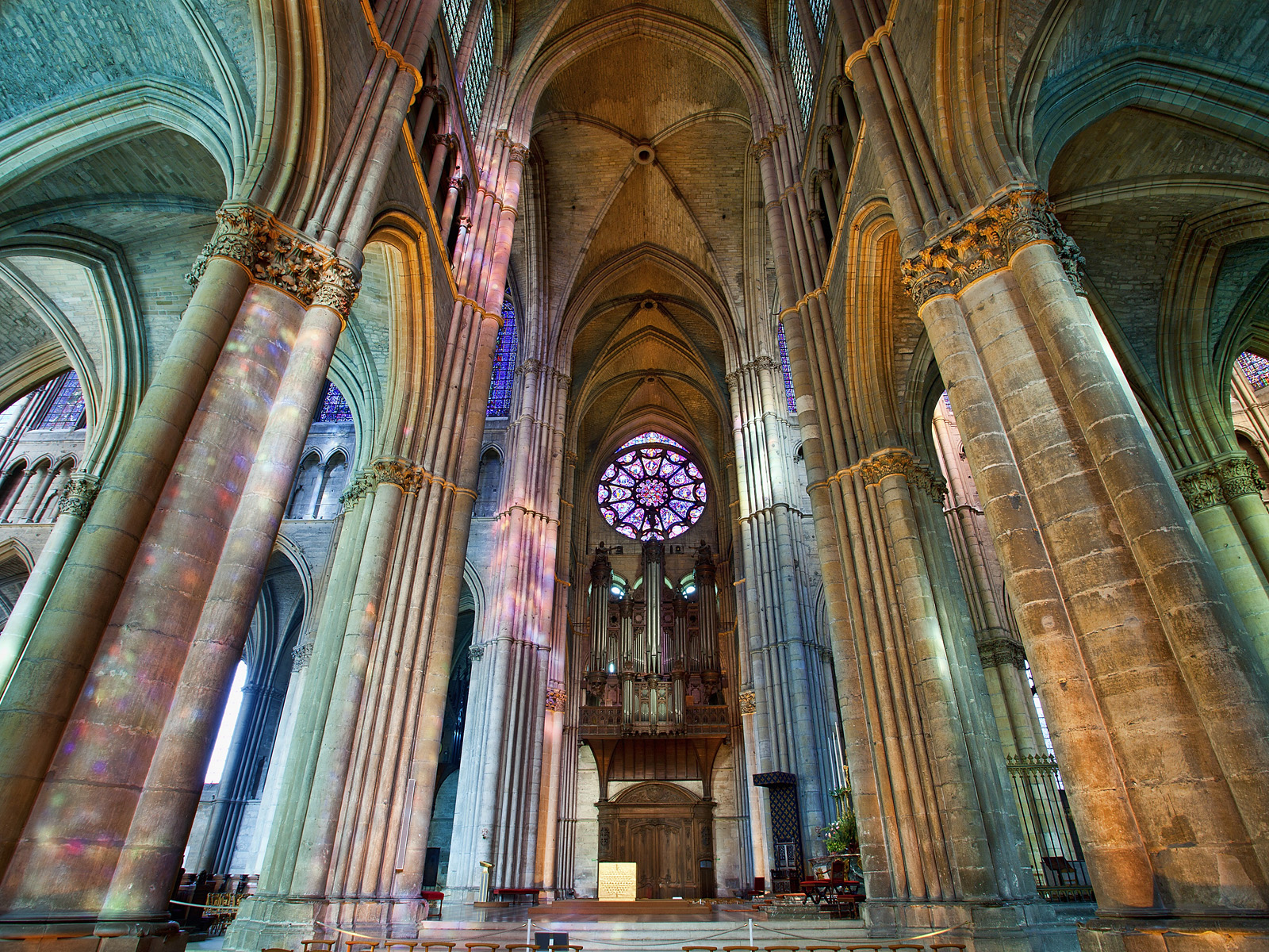 Notre-Dame_de_Reims