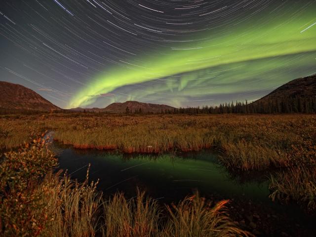 Star_Trails_and_Aurora