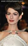 Anne_Hathaway_03