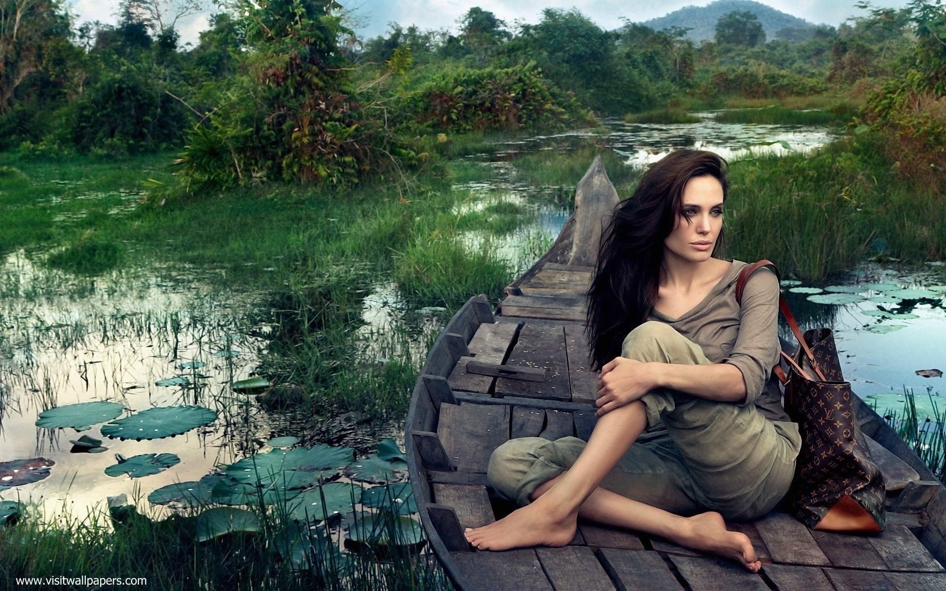 Angelina_Jolie_32