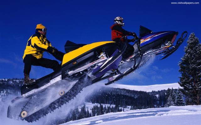 Snowmobile_01
