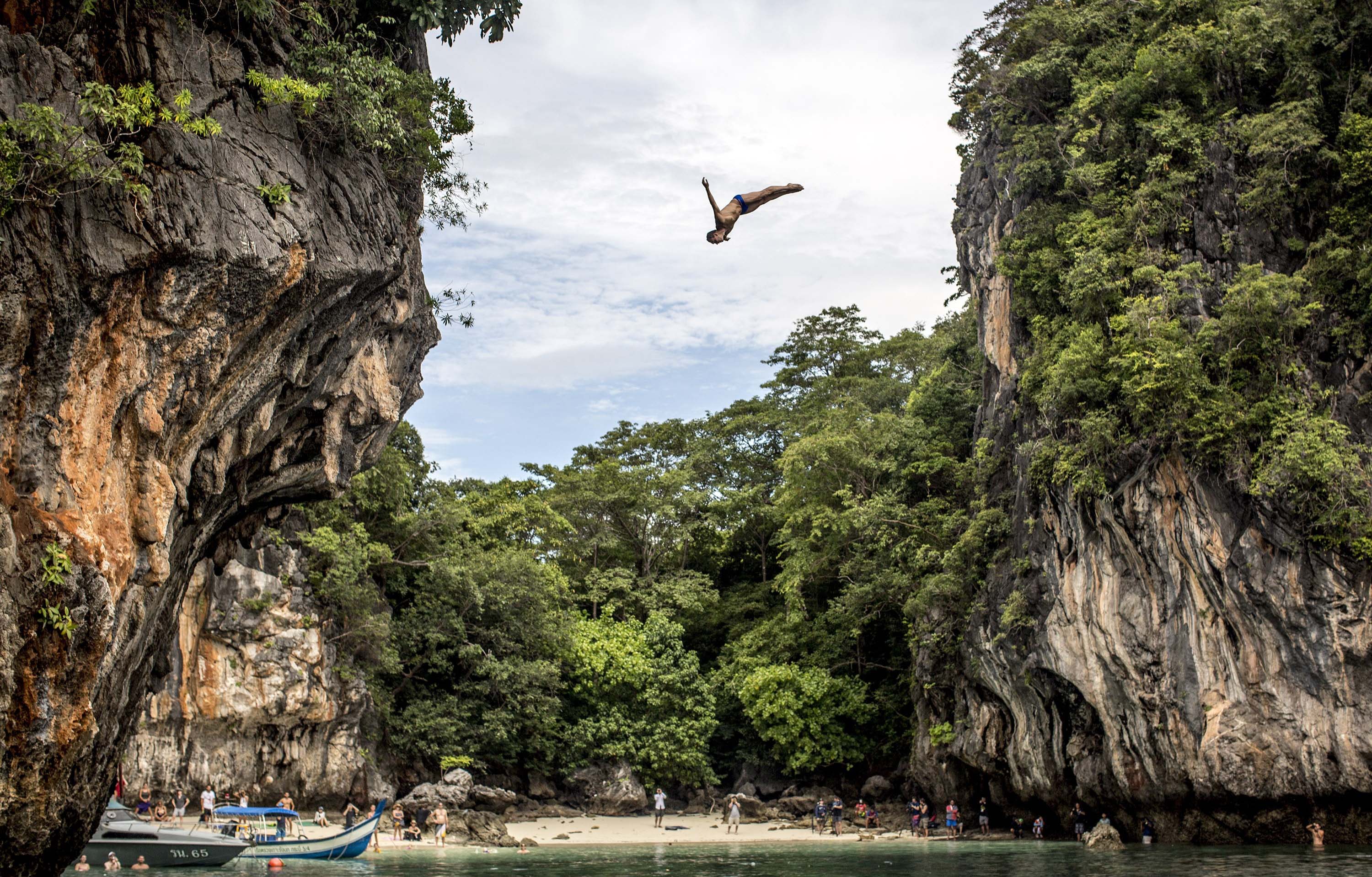 Cliff_Diver_02