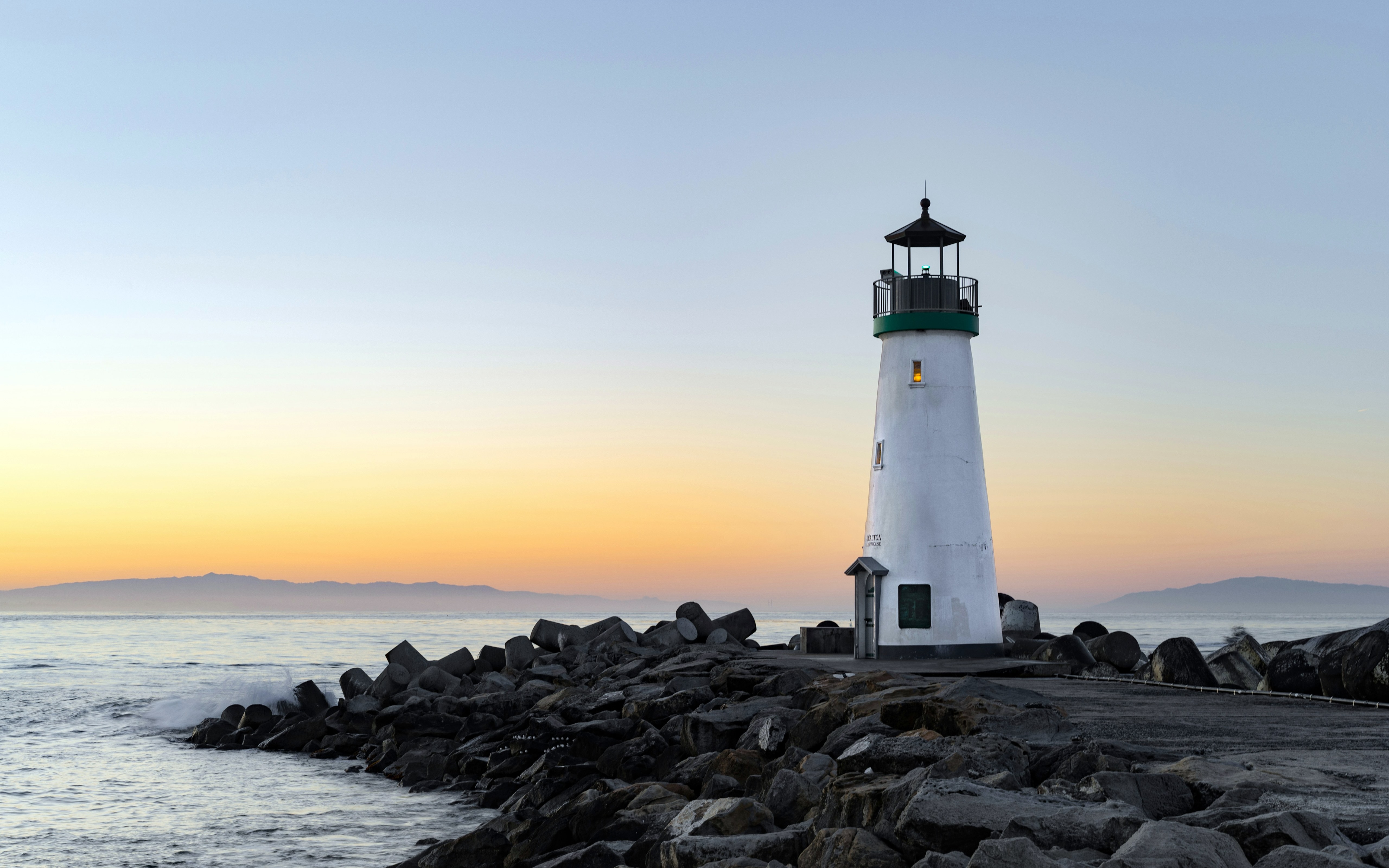 Lighthouse_240