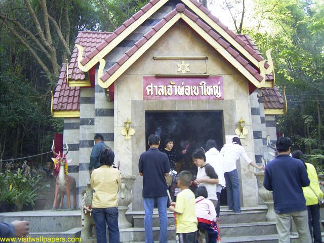 khaoyai_shrine