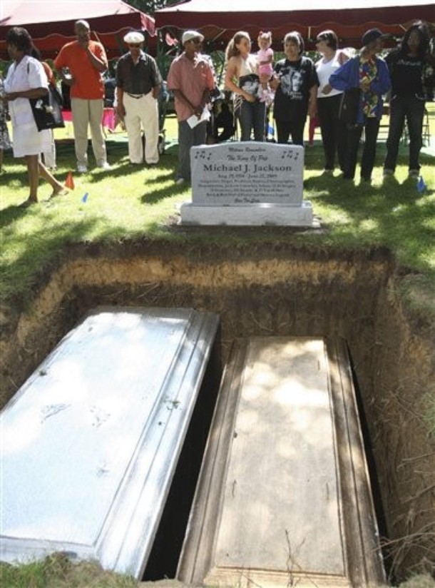 MJ_Memorial_36