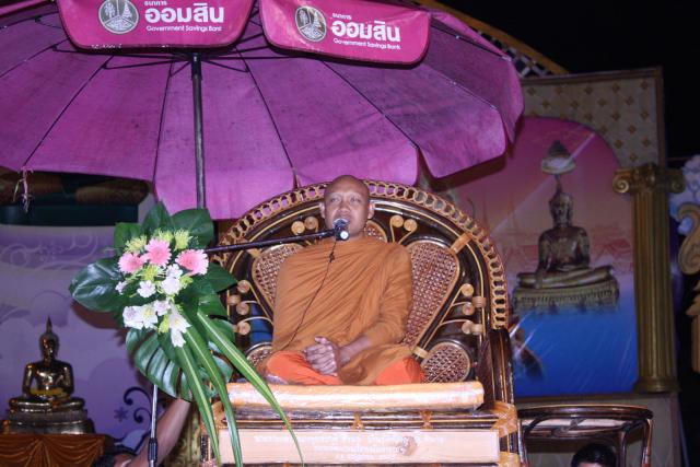 phra_maha_03