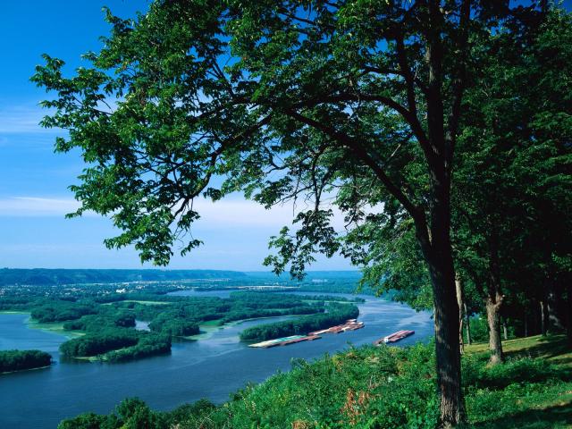 Mississippi River, McGregor, Iowa