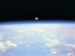 Moonset_Over_Earth