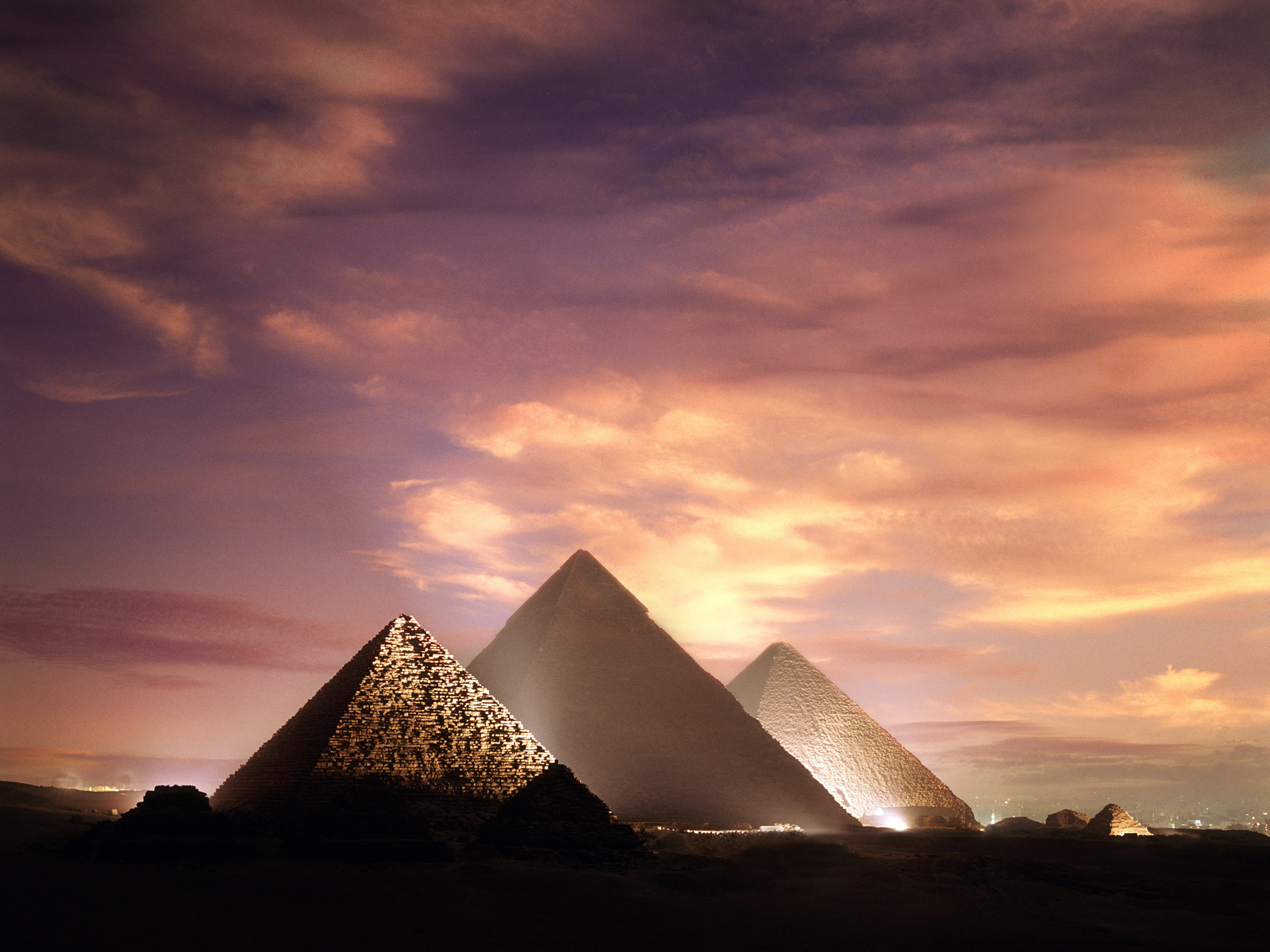 Pyramids_at_Giza_Egypt