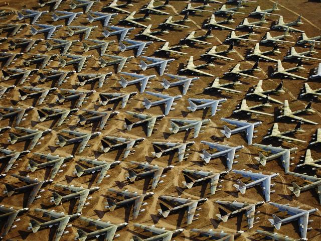 Rows_of_B-52s_Davis-Monthan_Air_Force_Base_Arizona