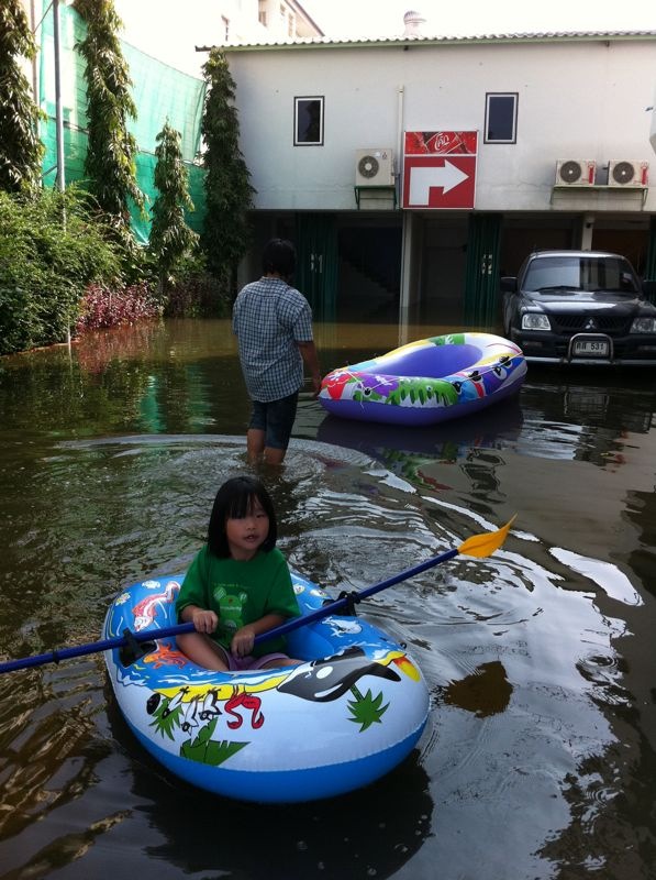 thai_flood_54_048