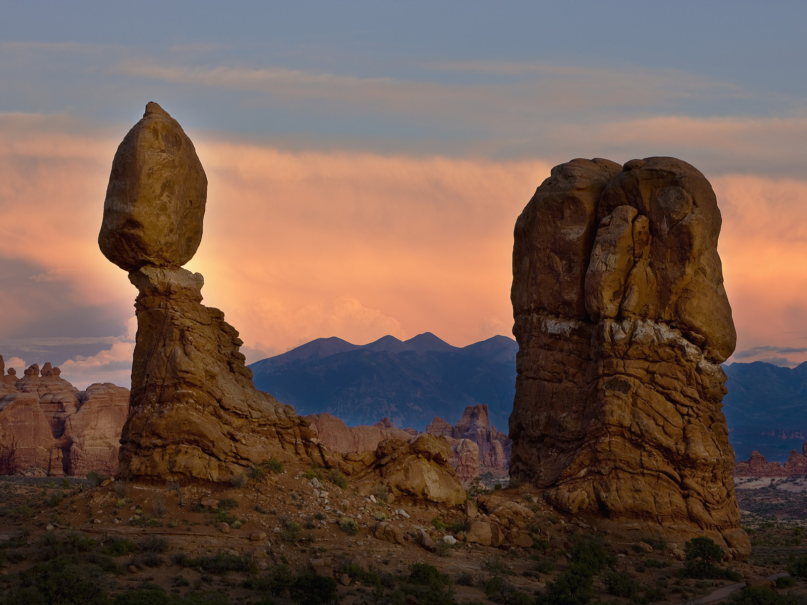 Balancing_Rock