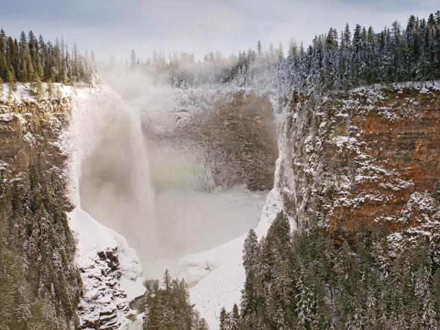 Helmcken_Falls_Near